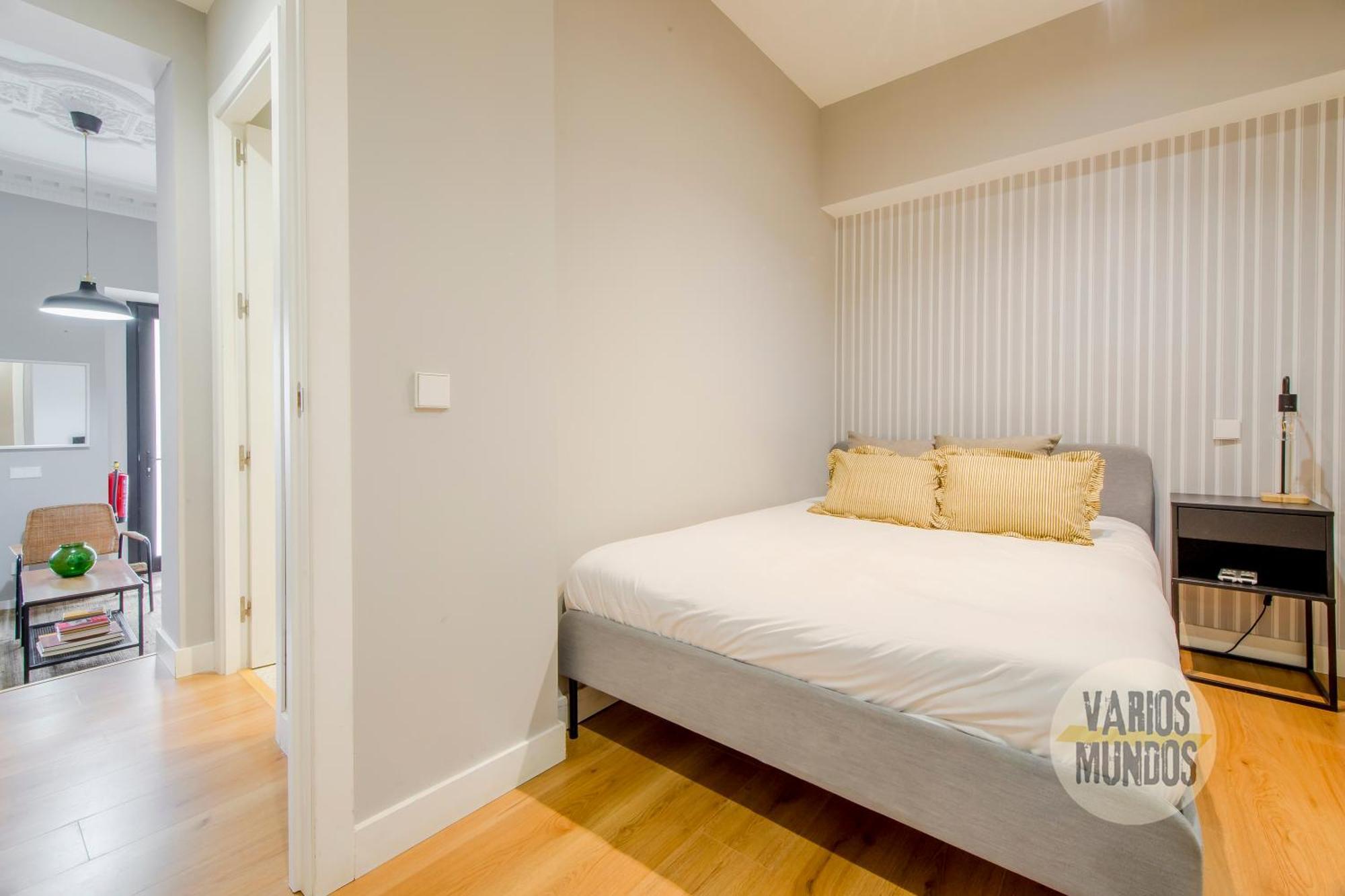 Modern Apt & Cool Interior Design A 20 Metros Del Retiro E1 Madrid Exterior photo