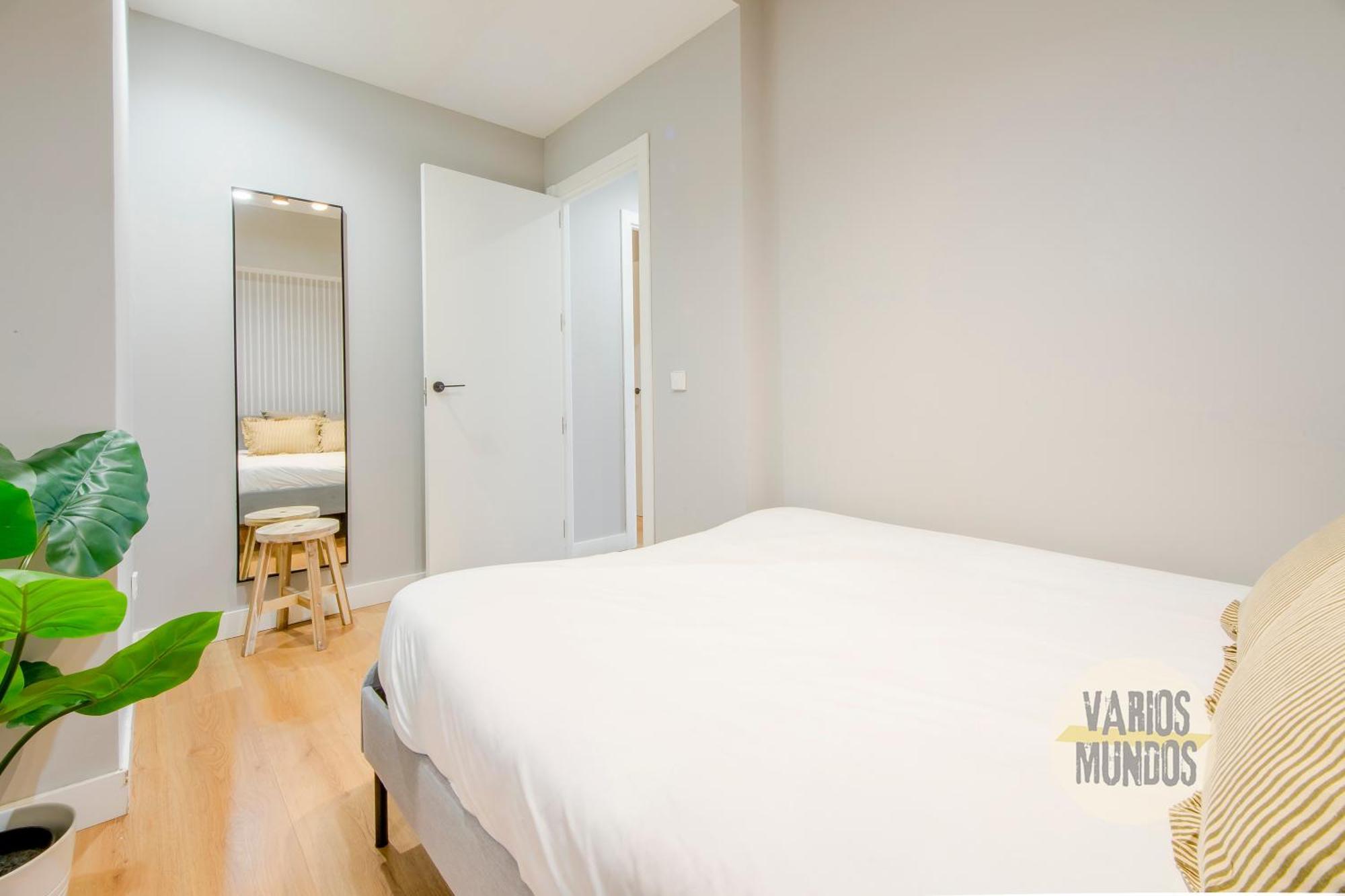 Modern Apt & Cool Interior Design A 20 Metros Del Retiro E1 Madrid Exterior photo